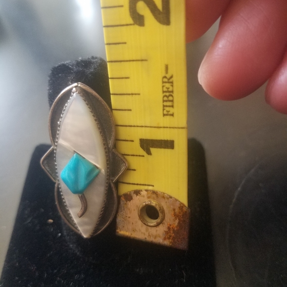 NATIVE AMERICAN MOP AND TURQUOISE RING - Picture 6 of 6